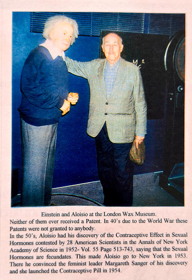 Aloysio at the London Wax Museum. "Neither of them ever received a Patent." — caption written by Aloysio himself.